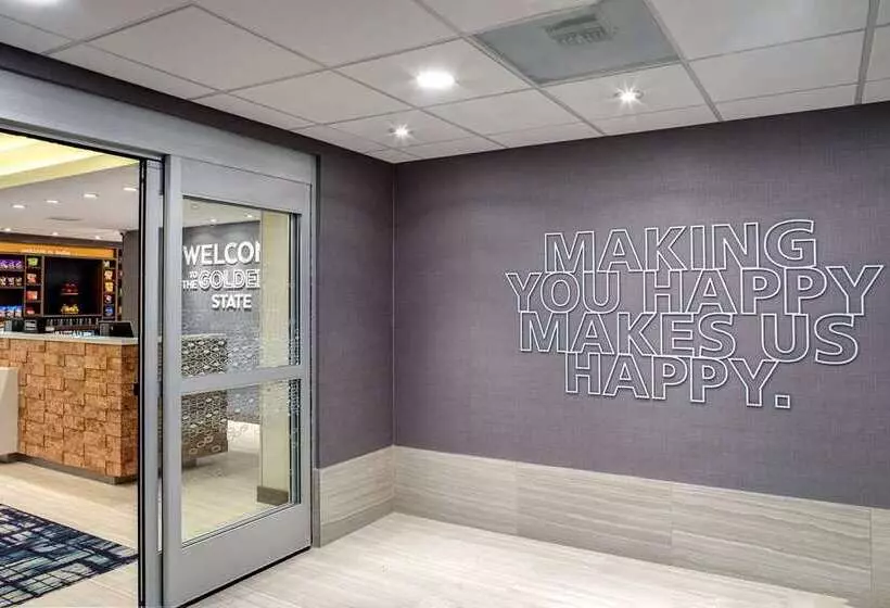 هتل Hampton Inn & Suites Indio
