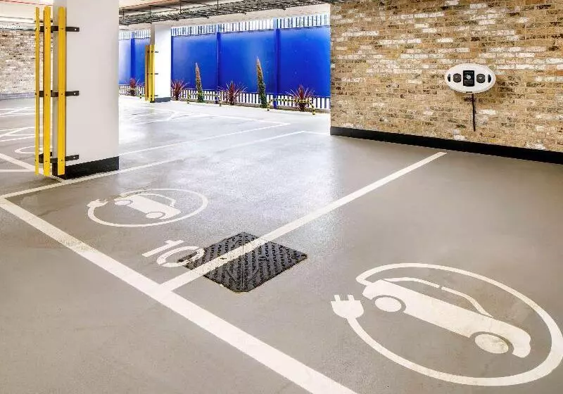 ホテル Ibis Styles London Seven Kings