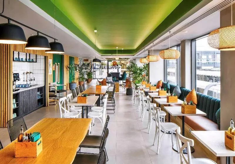 ホテル Ibis Styles London Seven Kings