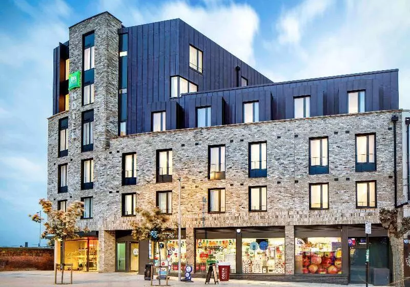 ホテル Ibis Styles London Seven Kings