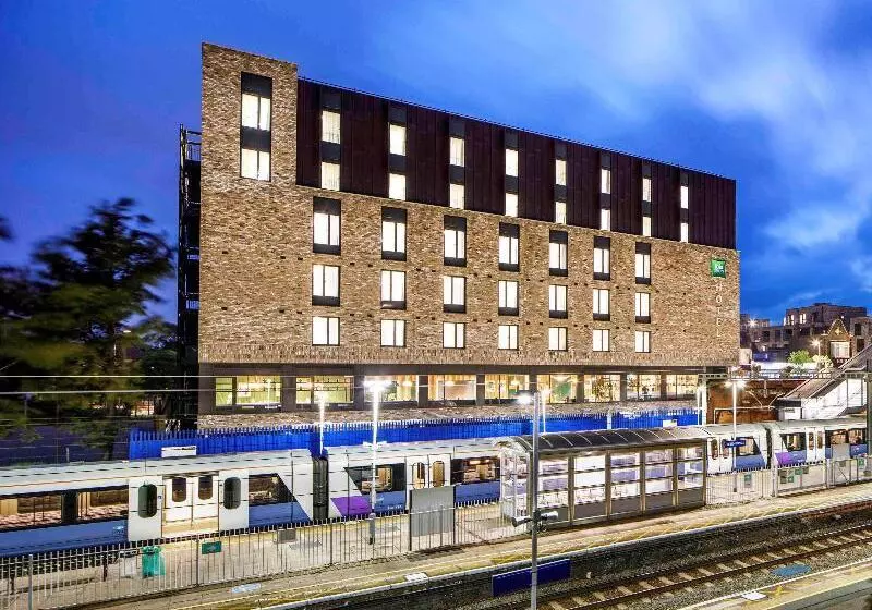 ホテル Ibis Styles London Seven Kings