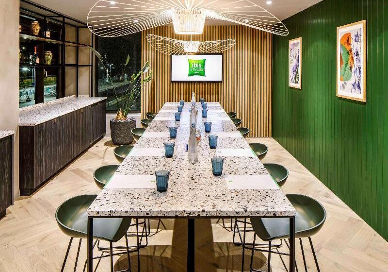 فندق Ibis Styles London Seven Kings
