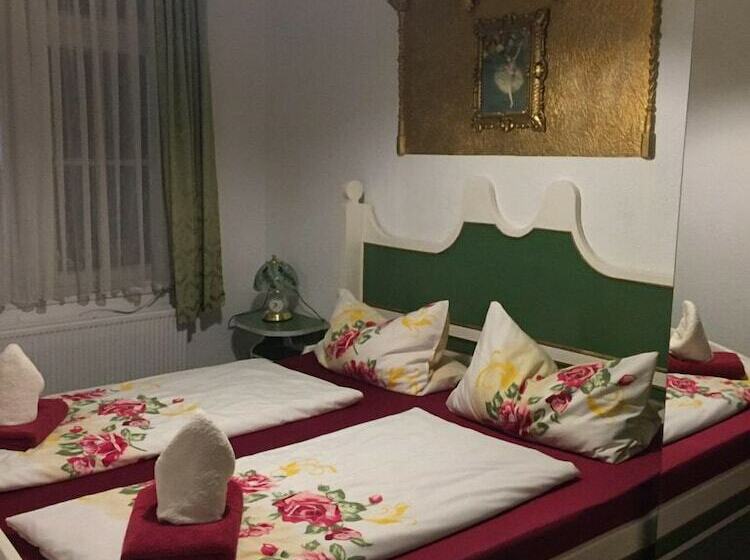 هتل Koenigreich Romkerhall