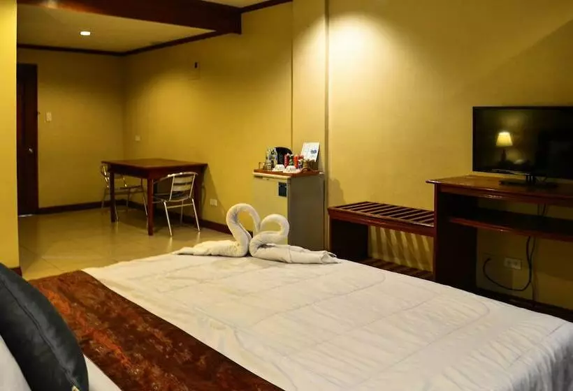 ホテル Subic Waterfront Resort And