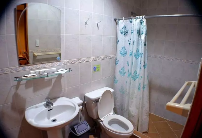 ホテル Subic Waterfront Resort And