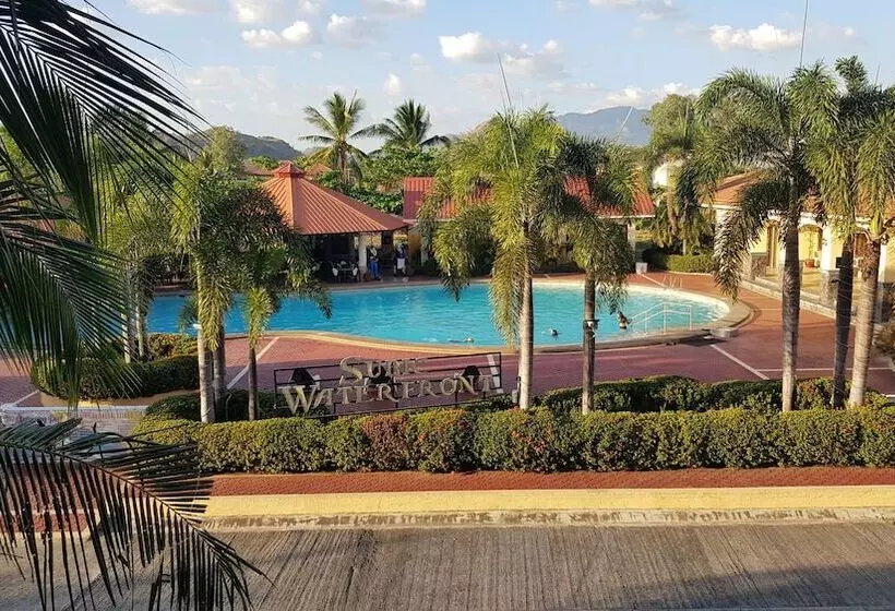 ホテル Subic Waterfront Resort And