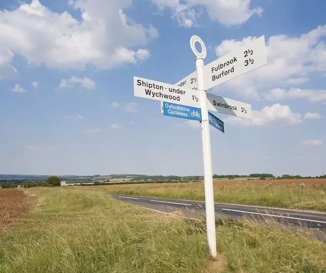 Stunning 2 Bed Cottage In Fordwells