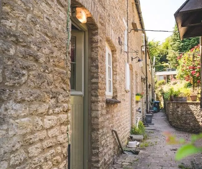 Stunning 2 Bed Cottage In Fordwells