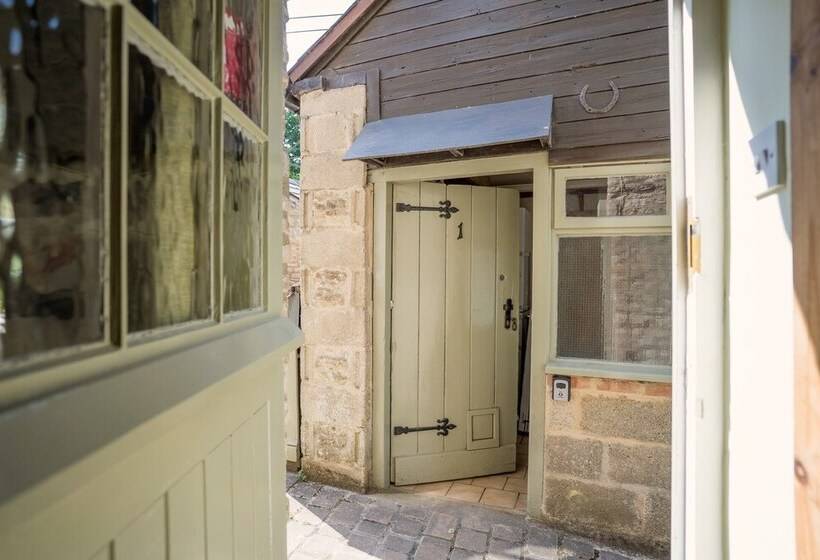 Stunning 2 Bed Cottage In Fordwells