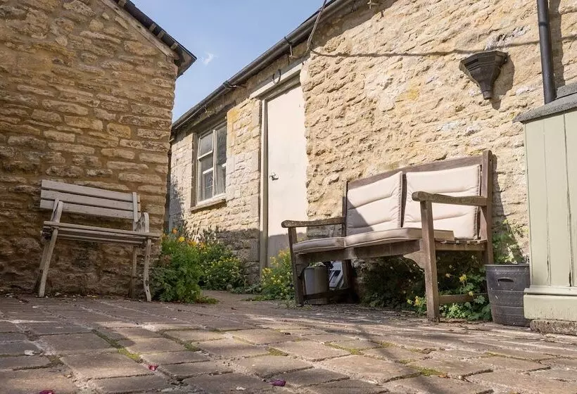 Stunning 2 Bed Cottage In Fordwells