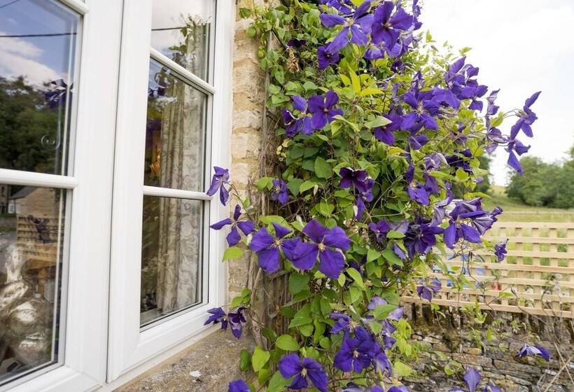 Stunning 2 Bed Cottage In Fordwells