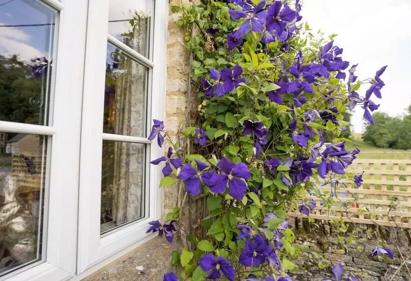 Stunning 2 Bed Cottage In Fordwells