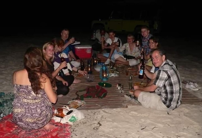 تختخواب و صبحانه Mangrove Beach Bungalows