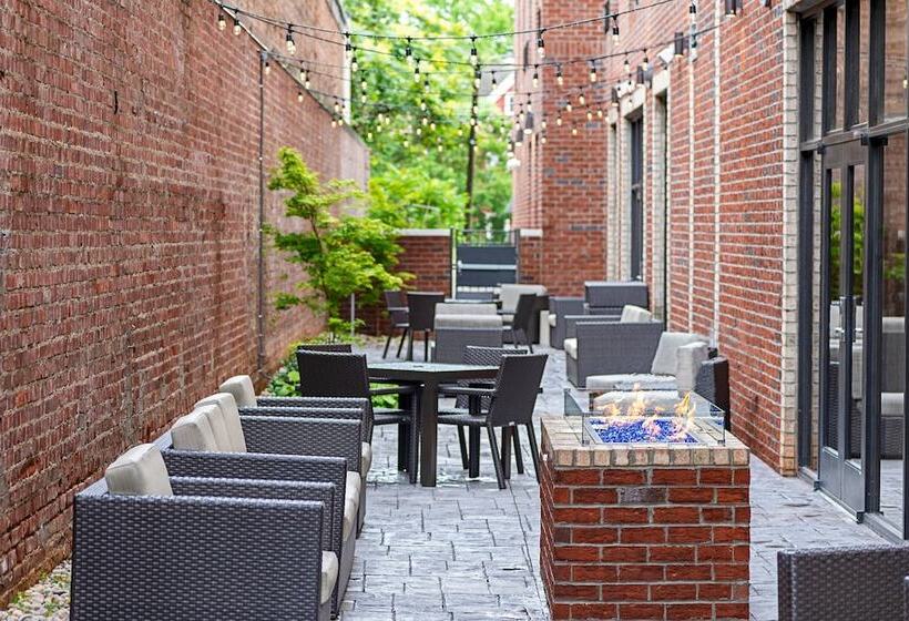 فندق Courtyard Winston Salem Downtown