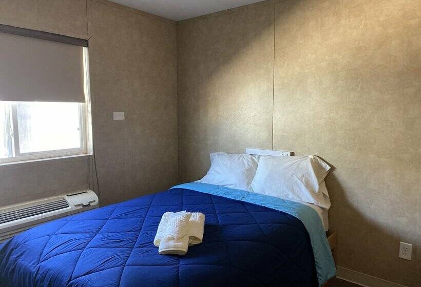 בית מלון כפרי Target Hospitality Watford City Lodge