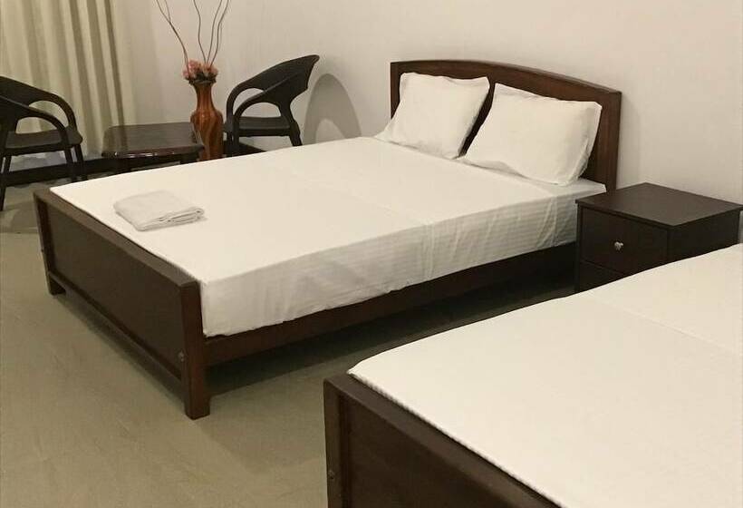 Pensionat Canalside Villa & Guest House