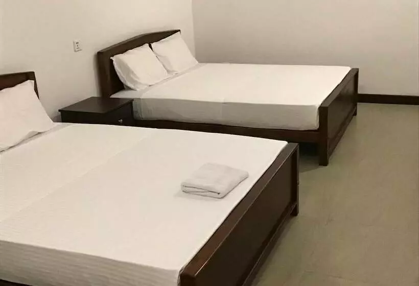 Majatalo Canalside Villa & Guest House
