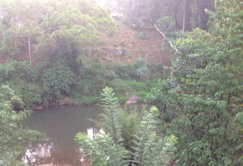 Pensionat Canalside Villa & Guest House