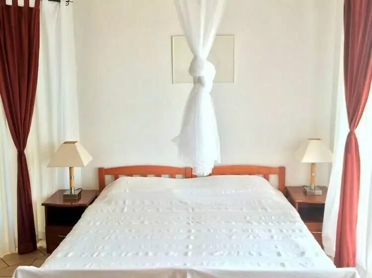 ペンション Fox Apartments