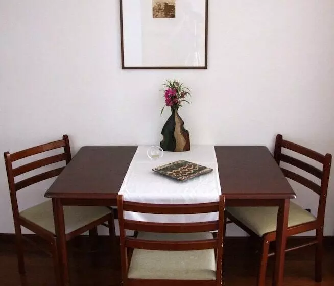 ペンション Fox Apartments