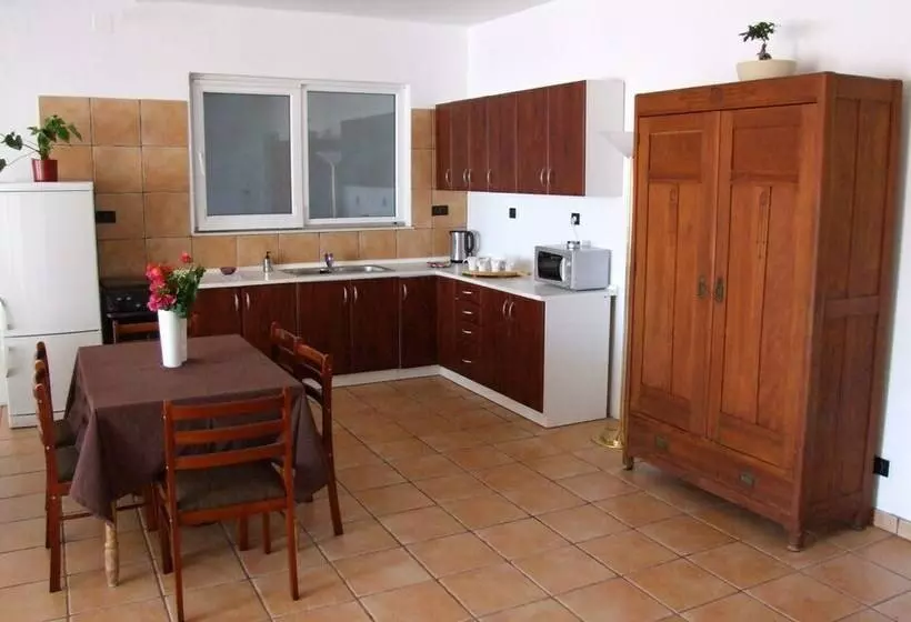 ペンション Fox Apartments