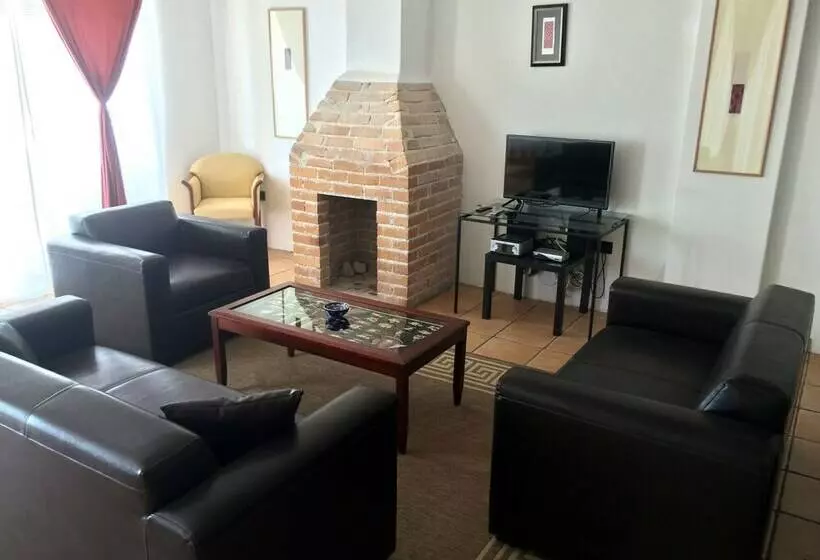 ペンション Fox Apartments