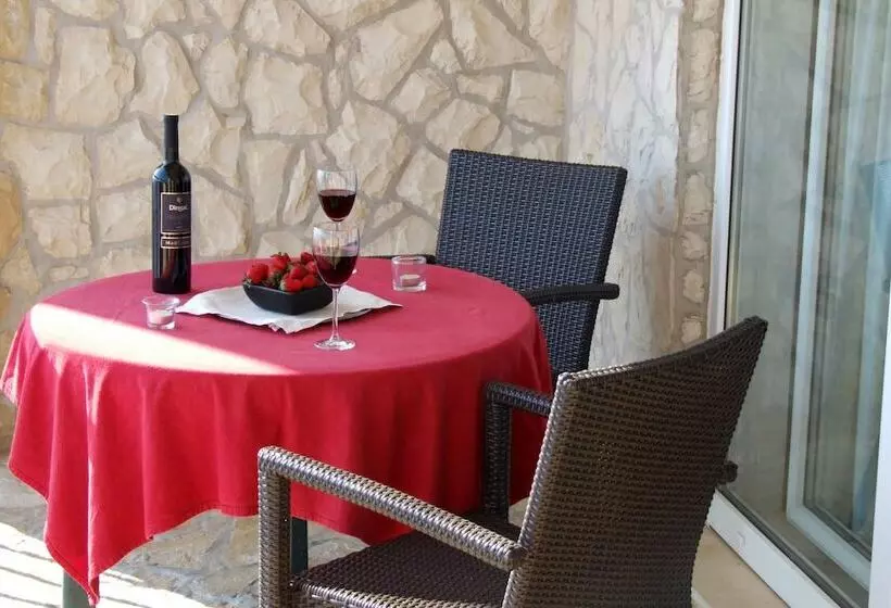 ペンション Fox Apartments