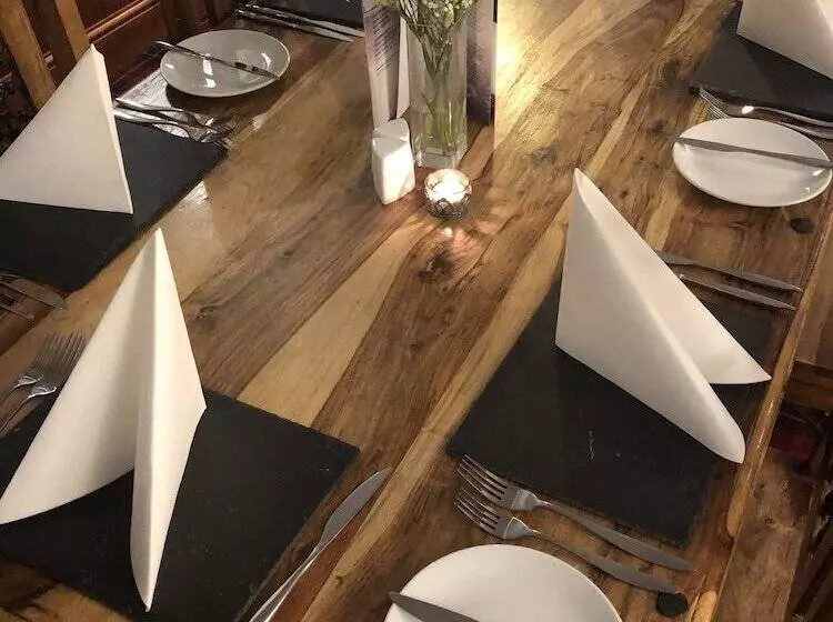 ペンション The Bolton Arms