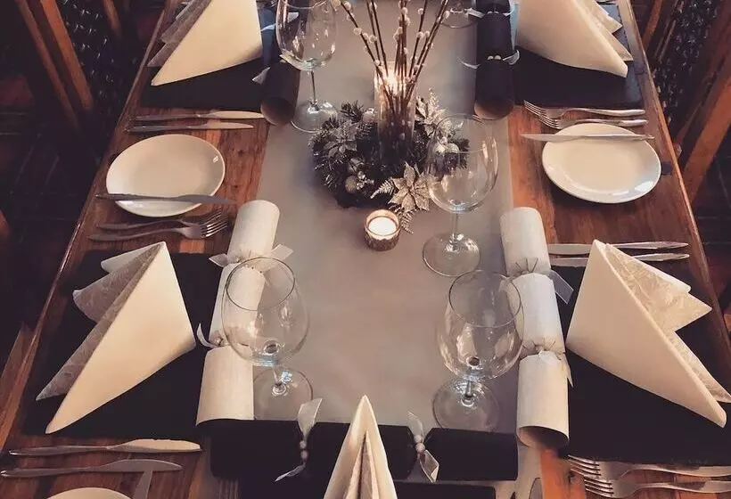ペンション The Bolton Arms
