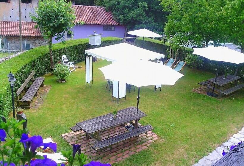 ユースホステル Casa De La Montaña