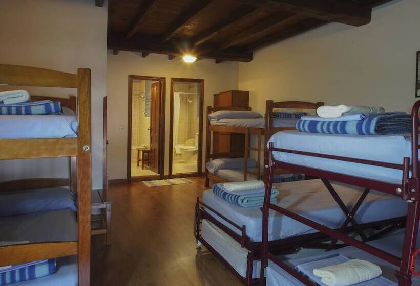 ユースホステル Casa De La Montaña