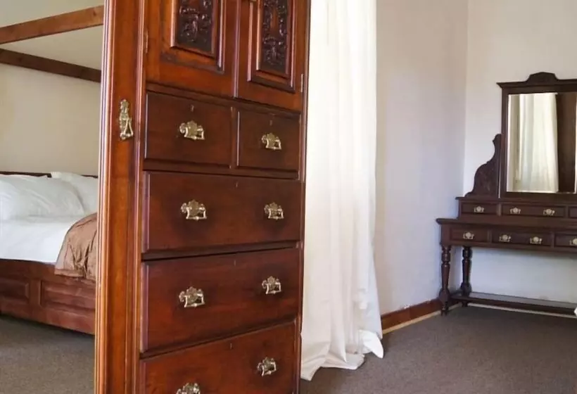 هتل Rhodes Nyanga