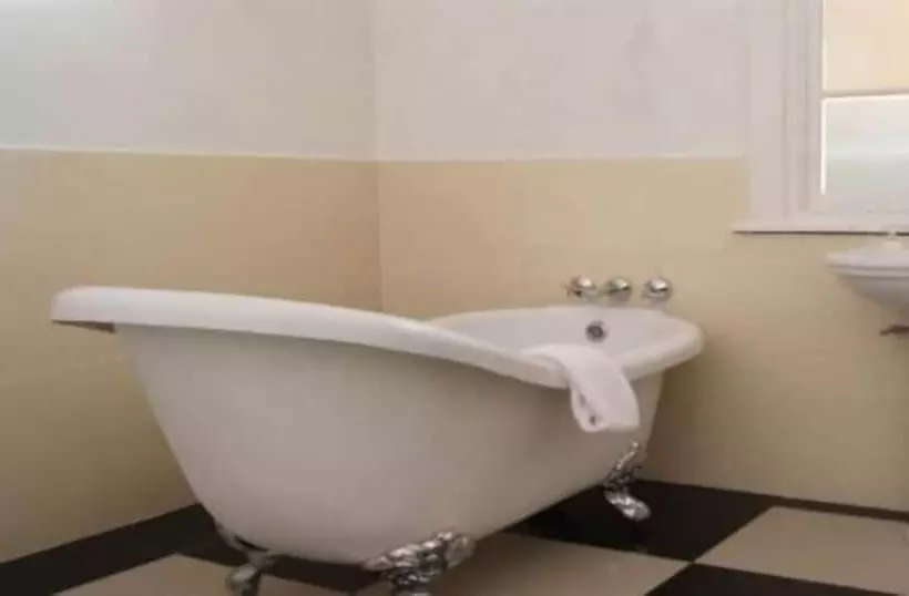 هتل Rhodes Nyanga