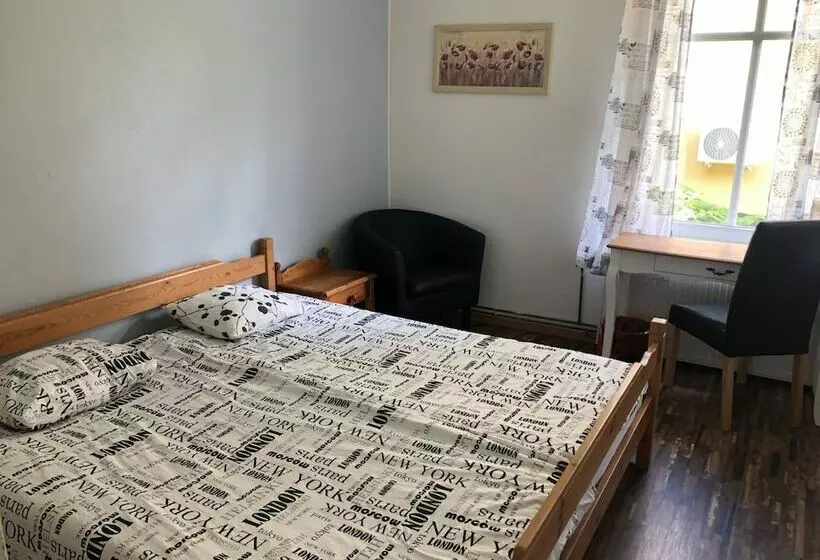 Målerås Vandrarhem B&b