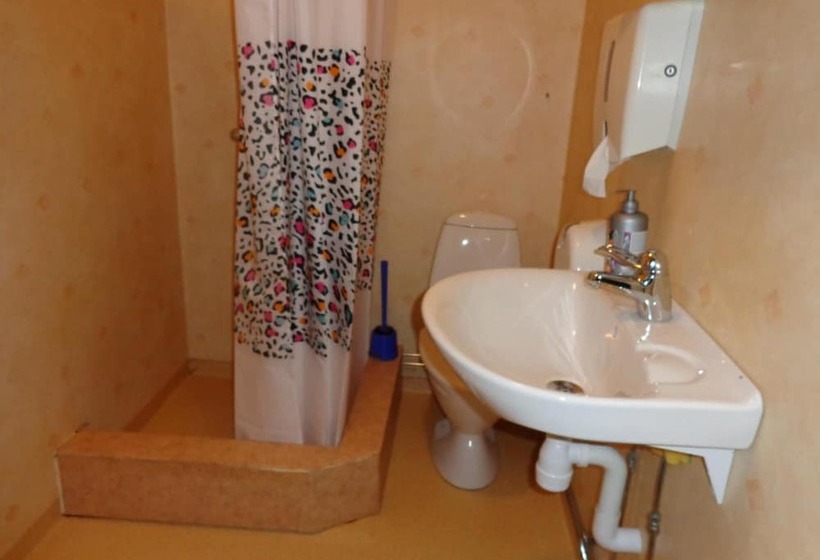 Målerås Vandrarhem B&b