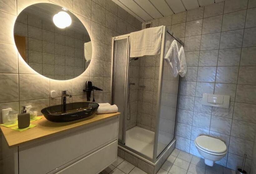 بنسيون Zum Zacherwirt