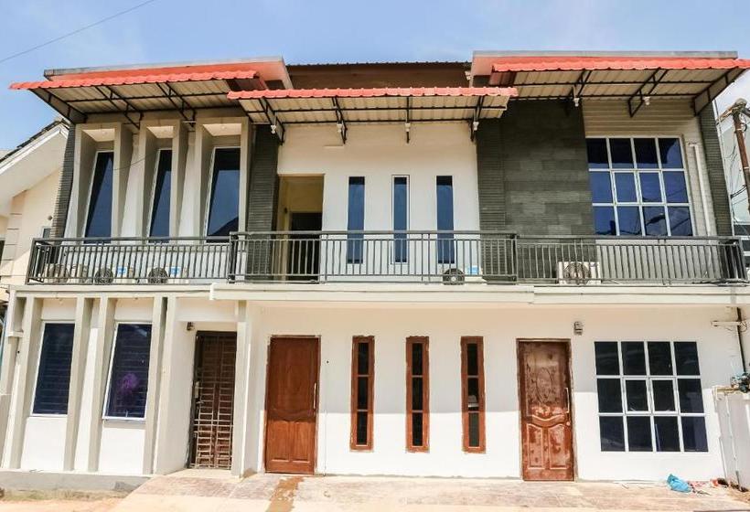 בית מלון כפרי Oyo 3377 Checkpoint Residence