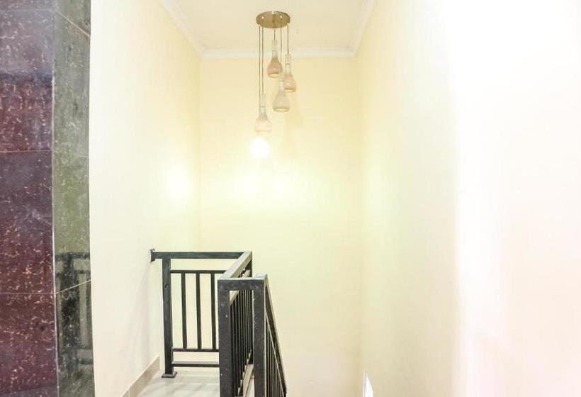 בית מלון כפרי Oyo 3377 Checkpoint Residence