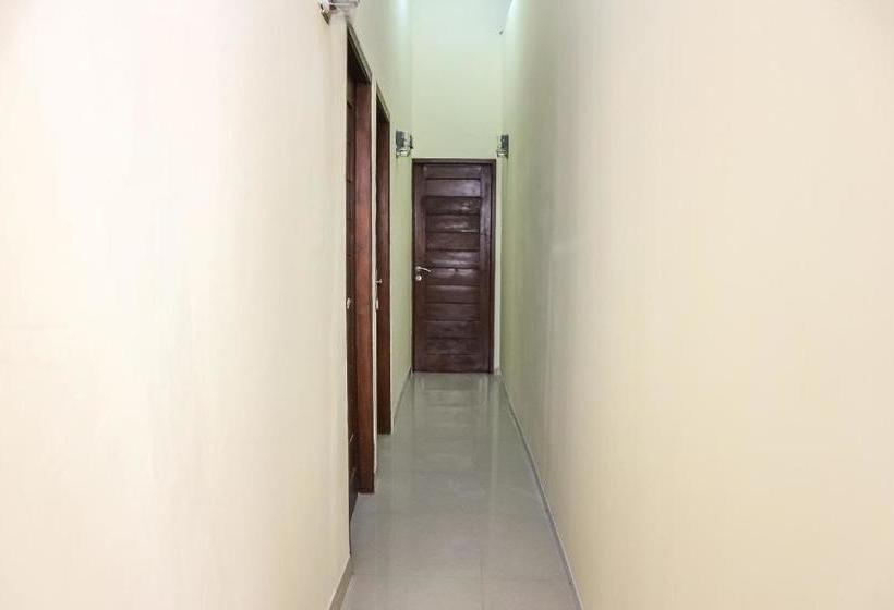 בית מלון כפרי Oyo 3377 Checkpoint Residence