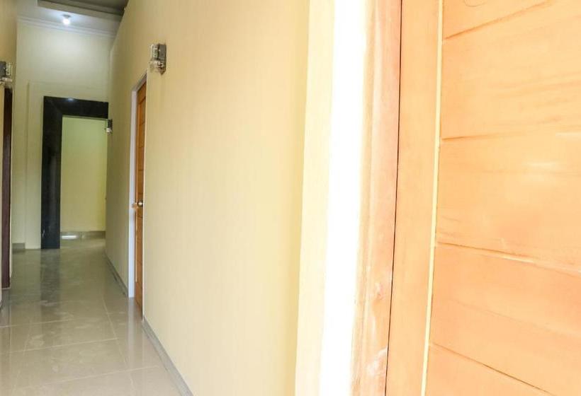 בית מלון כפרי Oyo 3377 Checkpoint Residence