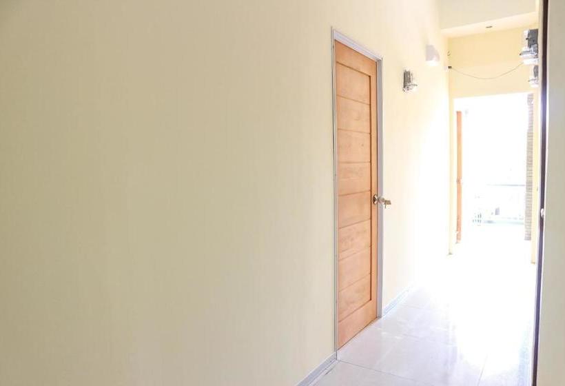 בית מלון כפרי Oyo 3377 Checkpoint Residence