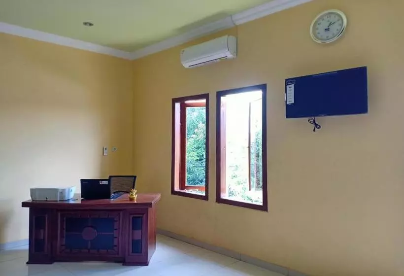 Hotelli Oyo 3516 Kinawa Family Homestay