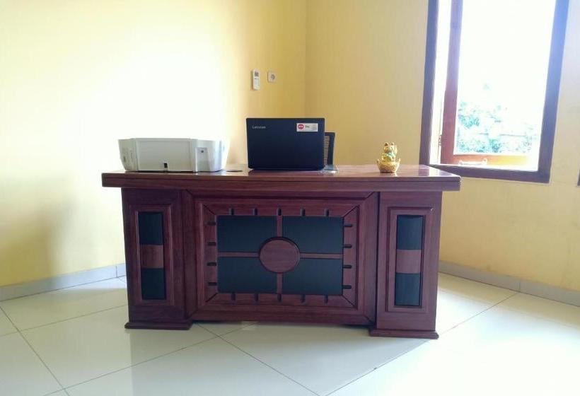 Hotel Oyo 3516 Kinawa Family Homestay