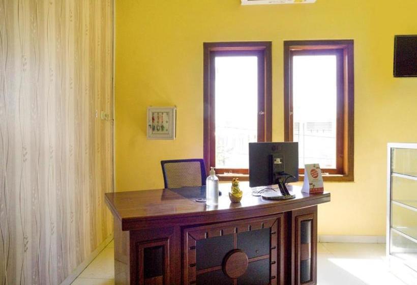 Hotel Oyo 3516 Kinawa Family Homestay