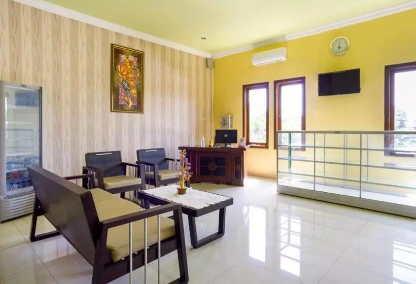 Hotelli Oyo 3516 Kinawa Family Homestay