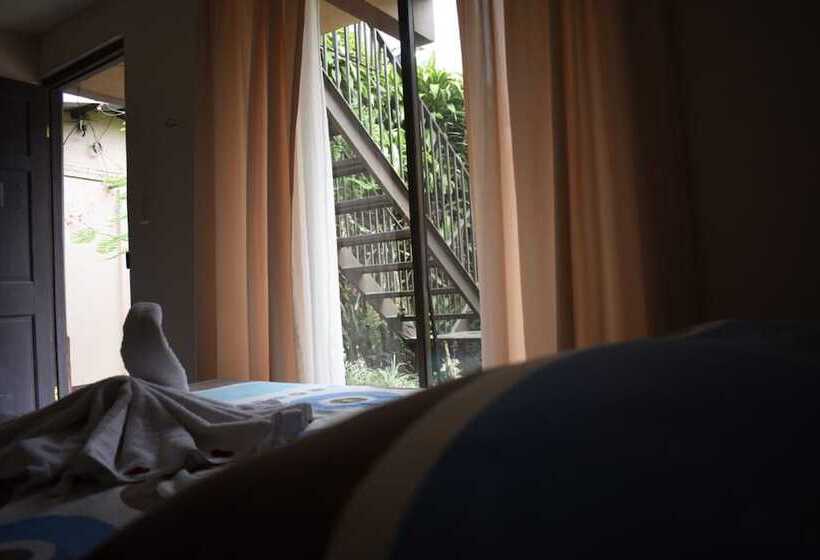 Отель Cabinas Bachelor