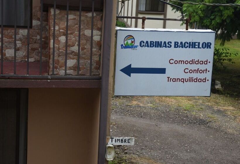 Отель Cabinas Bachelor