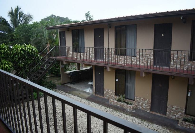 Отель Cabinas Bachelor