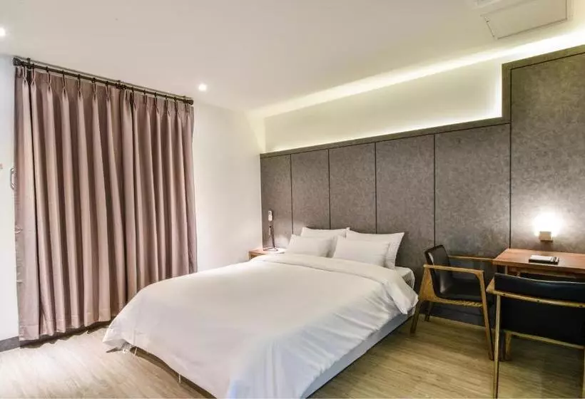 Hotelli Cheonan Cs Plaza