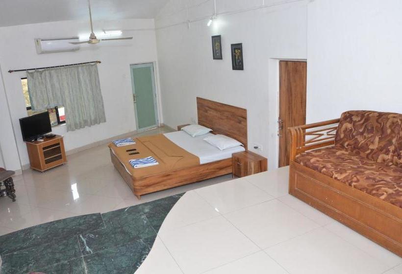 هتل Golden Resort